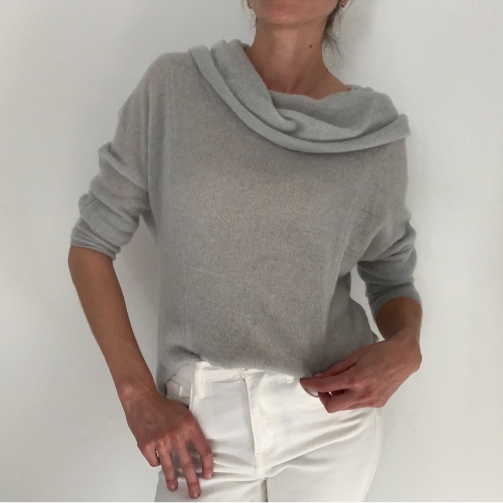 Saks Black Label 100% Cashmere Sweater